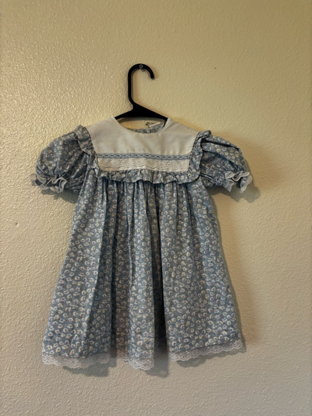 VINTAGE Blue Floral Puff-Sleeve Kids Dress with White Yoke and Lace Trim